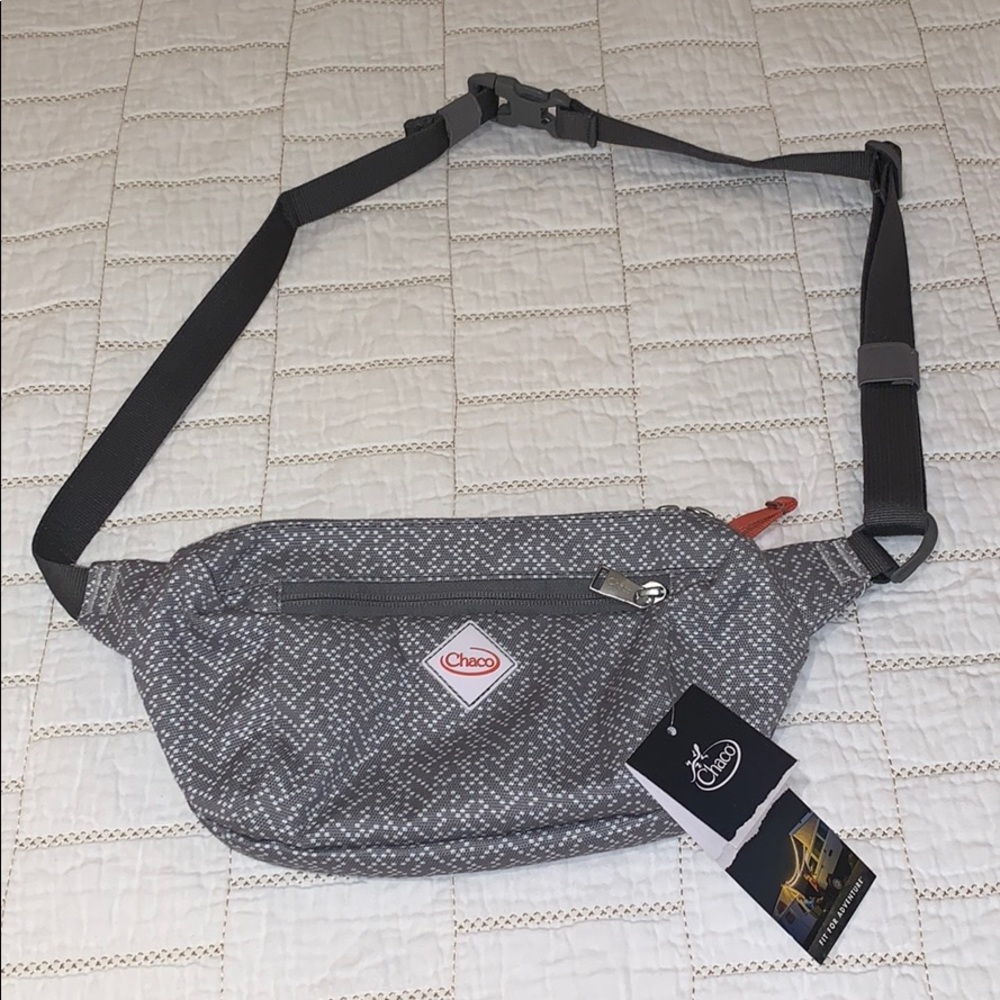 CHACO FANNY PACK !! NEW WITH TAGS